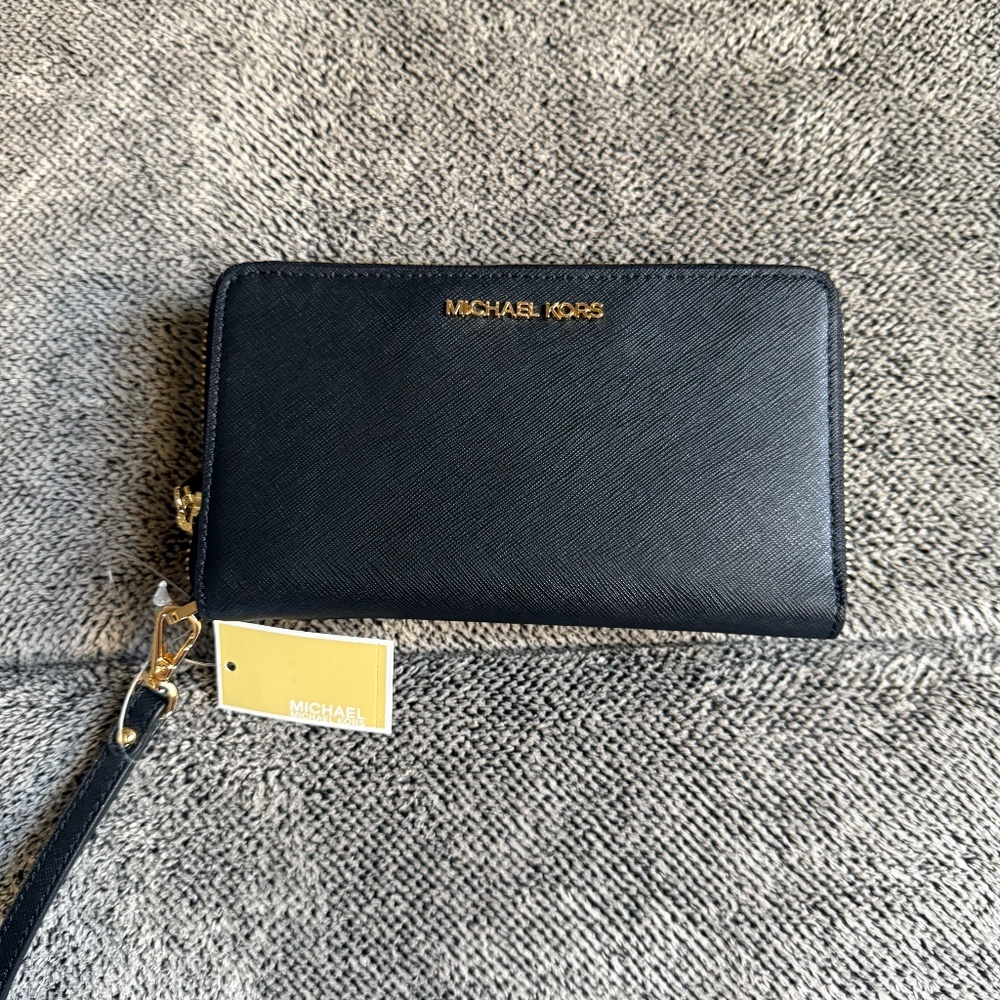 Michael Kors Jet Set Travel Zip around Phone holder wallet